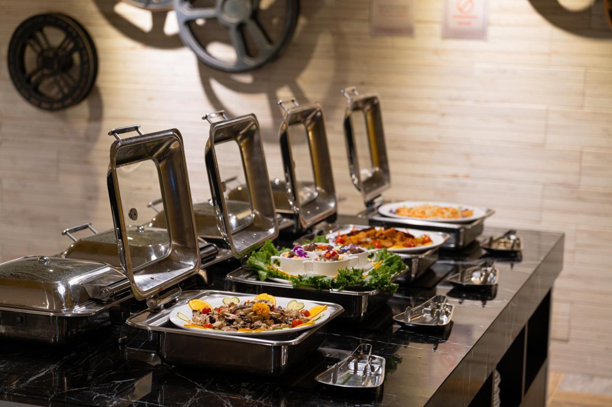 Ningcui Business Hotel Taichung Eksteriør billede
