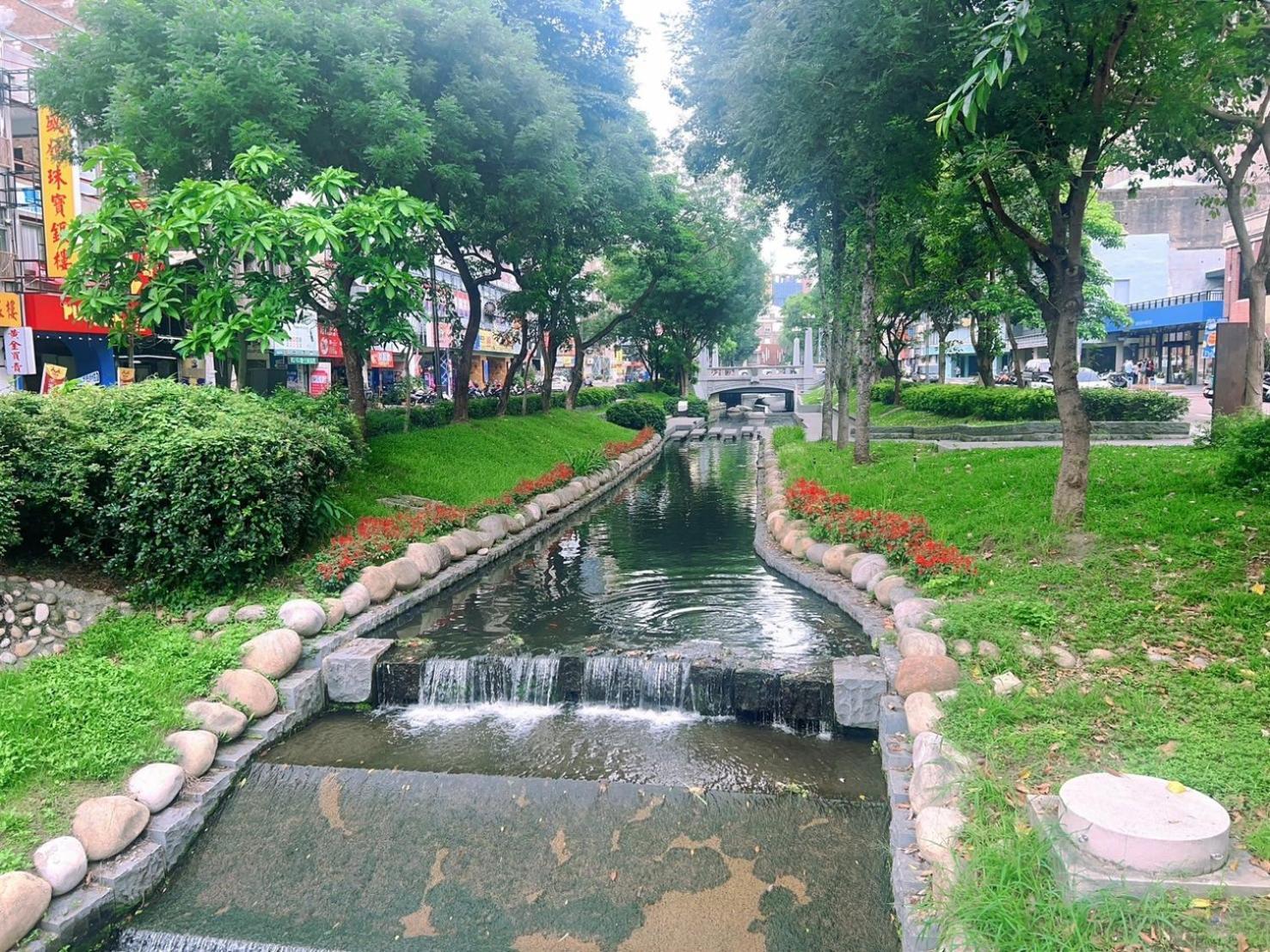 Ningcui Business Hotel Taichung Eksteriør billede