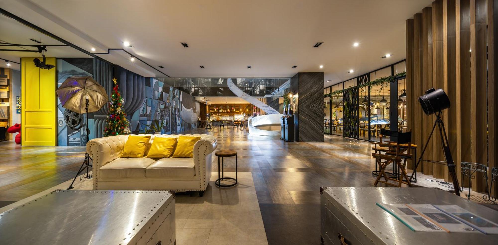 Ningcui Business Hotel Taichung Eksteriør billede